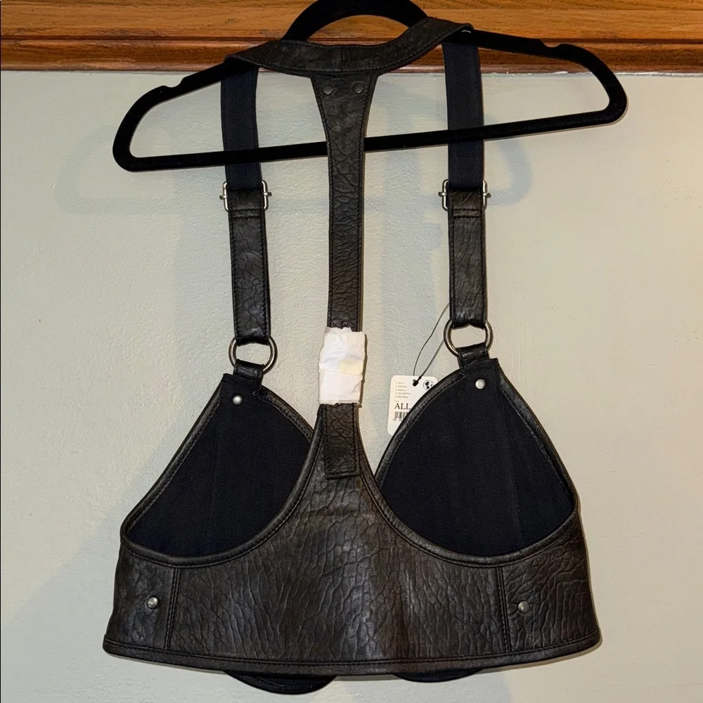 NWT $100  Free People Harness bag- adjustable straps, 4 zip-secured pockets. - Picture 6 of 9